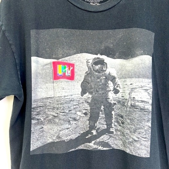 MTV - Astronaut MTV Flag In Space Graphic Short Sleeve T Shirt Size Large - Picture 7 of 9